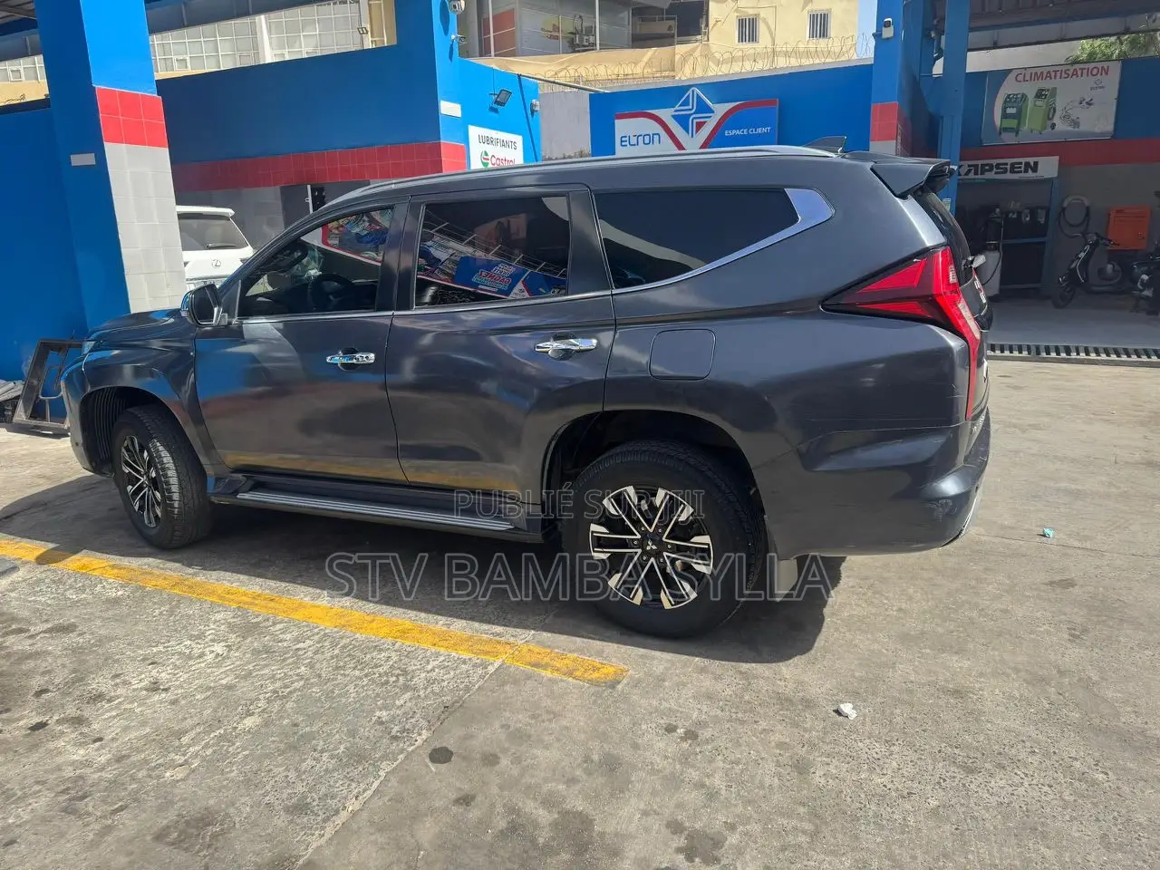 Mitsubishi Montero Sport 2022 Gris
