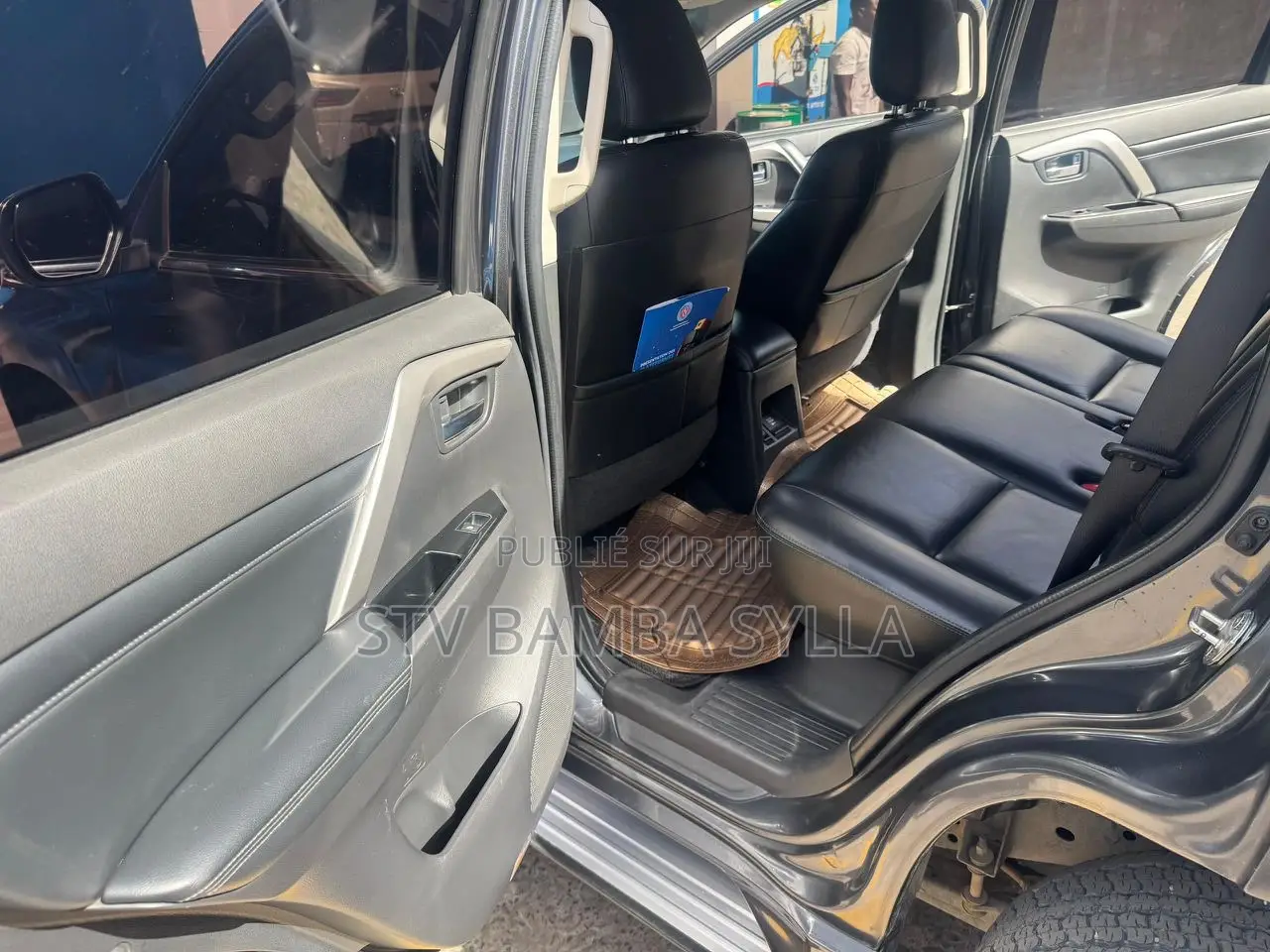 Mitsubishi Montero Sport 2022 Gris