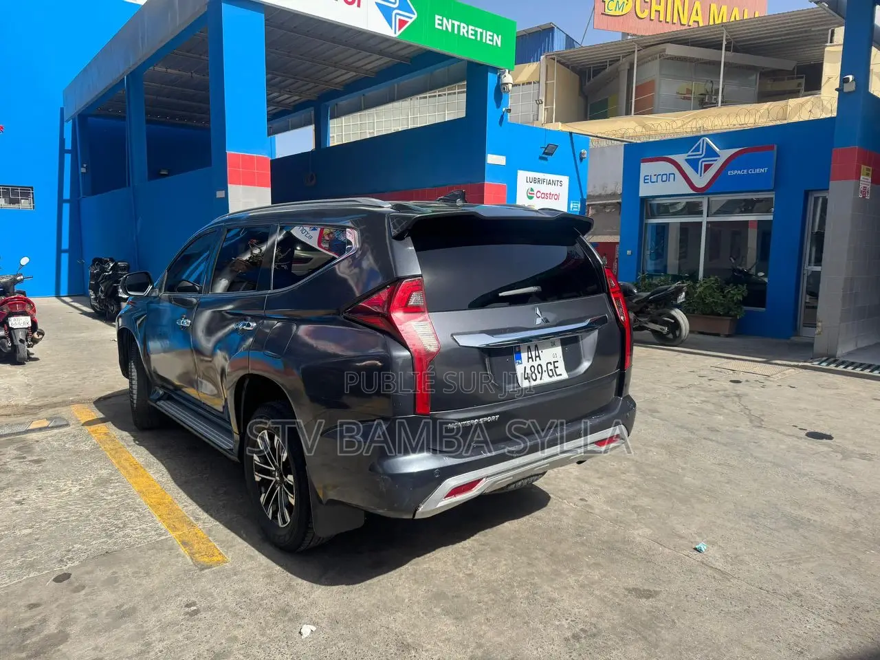 Mitsubishi Montero Sport 2022 Gris