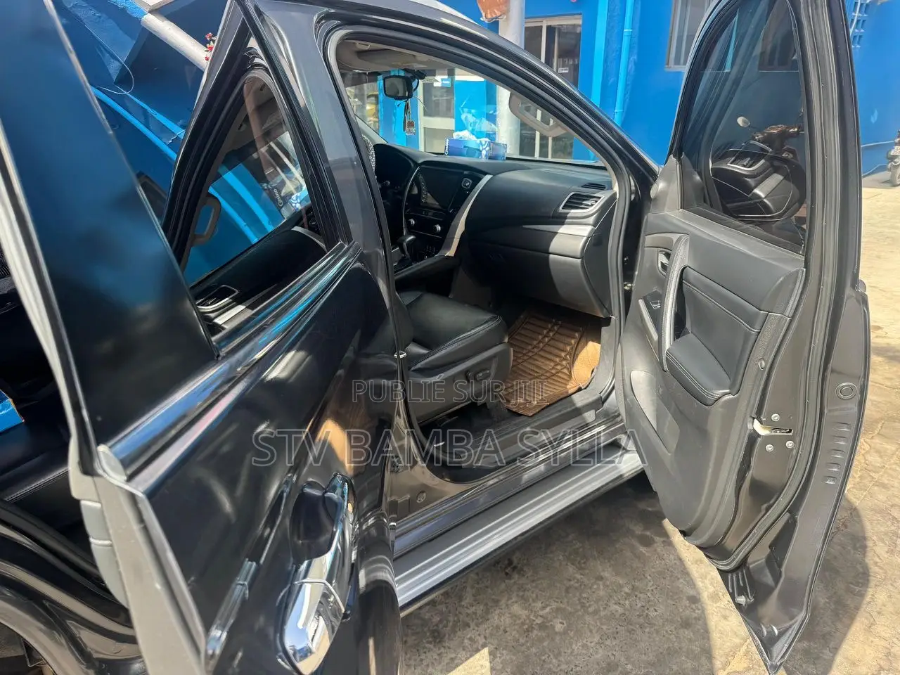 Mitsubishi Montero Sport 2022 Gris