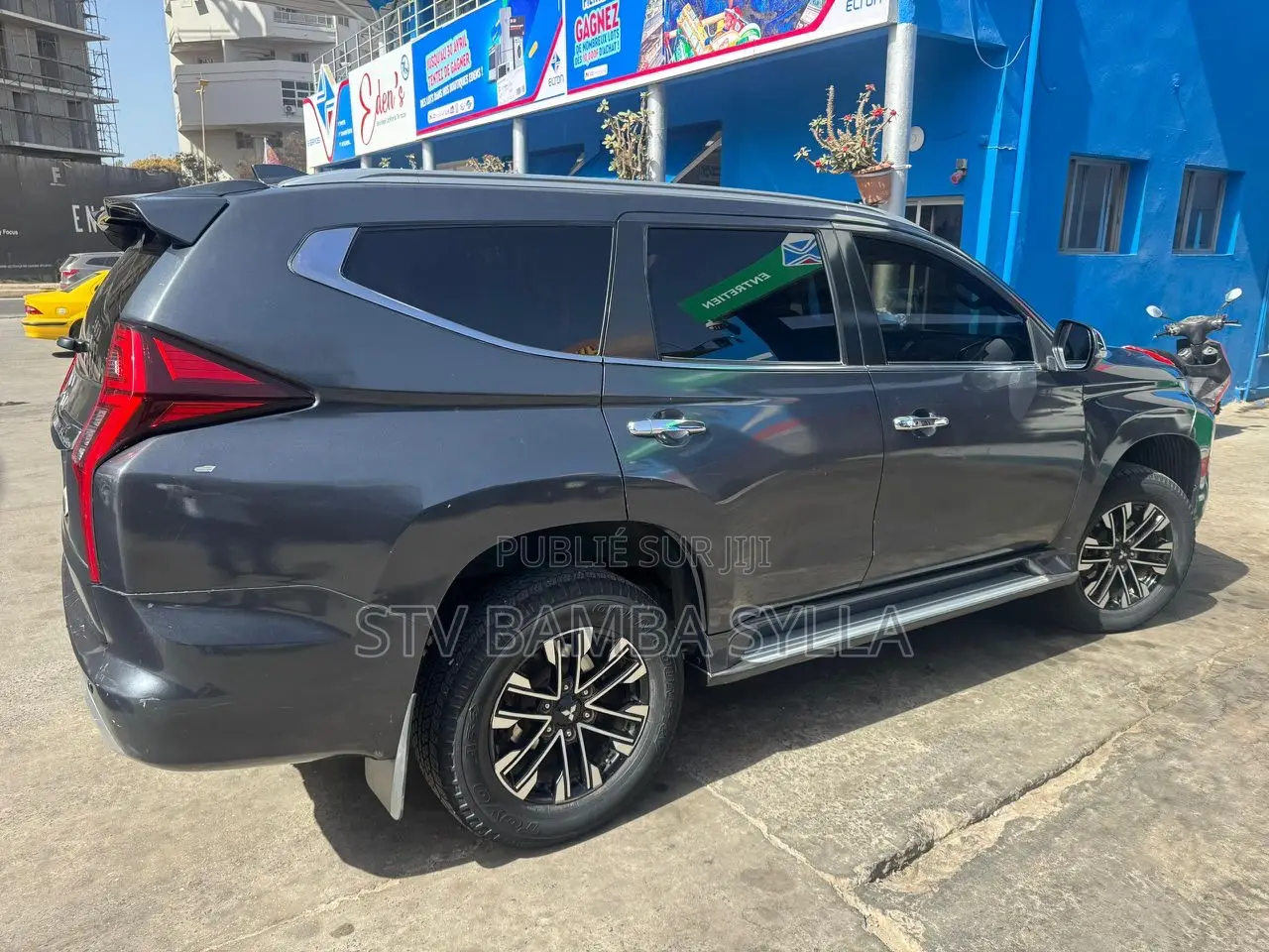 Mitsubishi Montero Sport 2022 Gris