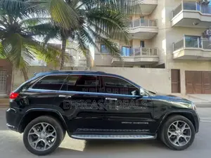 Jeep Grand Cherokee Overland 4dr 4x4 2019 Noir