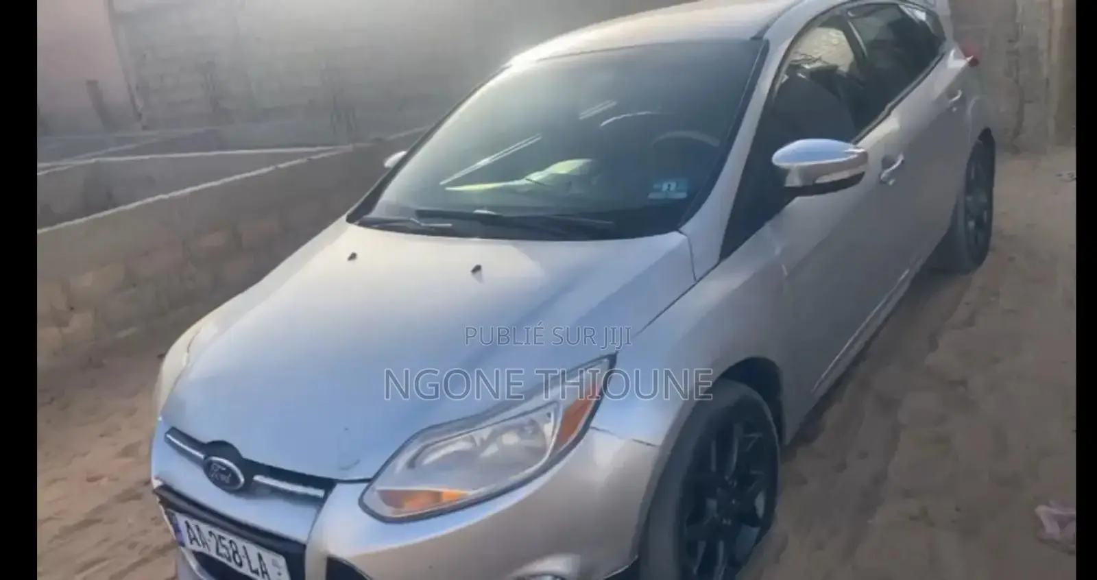 Ford Focus SE 4dr Sedan (2.0L 4cyl 5M) 2014 Gris