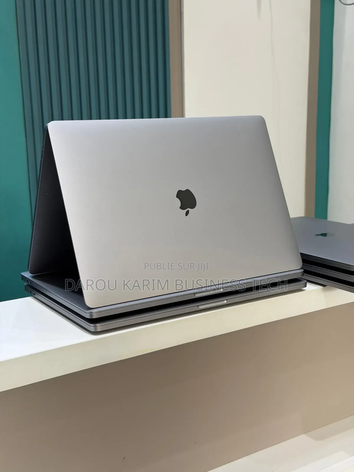 Nouveau Apple MacBook Pro 2019 32GB Intel Core i7 SSD 512GB