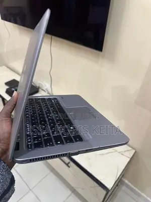 Ordinateur portable HP EliteBook 820 G4 8GB Intel Core i5 HDD+SSD 256GB