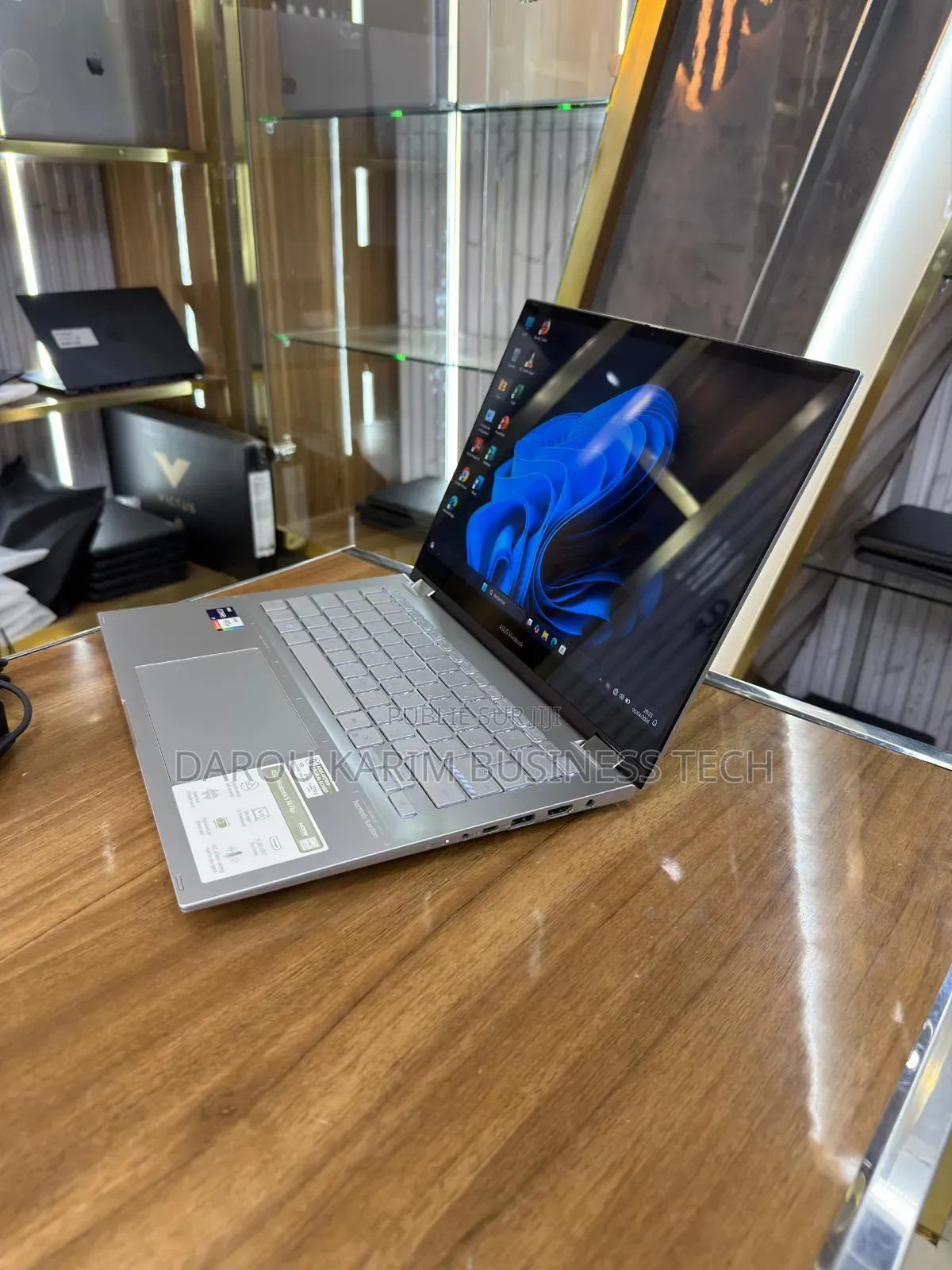 Nouveau Asus VivoBook Flip 14 TP412UA 16GB Intel Core i9 SSD 1T