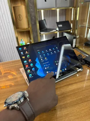 Nouveau Asus VivoBook Flip 14 TP412UA 16GB Intel Core i9 SSD 1T
