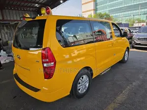 Nouveau Hyundai Starex 2015 Jaune