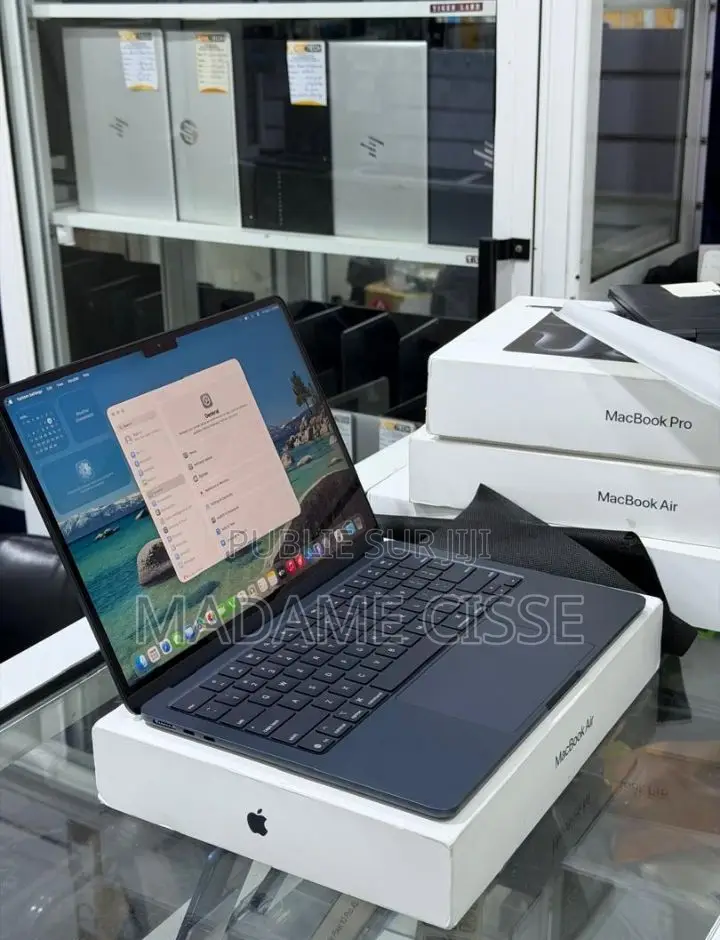 Nouveau Apple MacBook Air 2025 M4 13-inch 16GB Apple M4 SSD 256GB