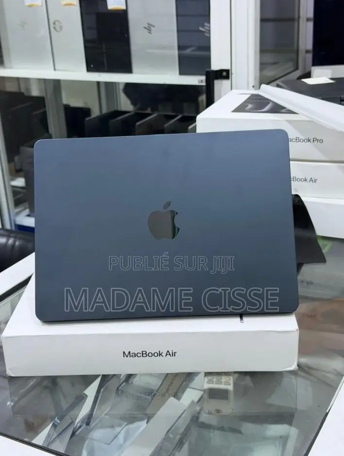Nouveau Apple MacBook Air 2025 M4 13-inch 16GB Apple M4 SSD 256GB