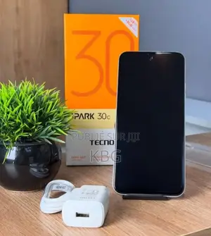 Nouveau Tecno Spark 30C 128 GB Blanc