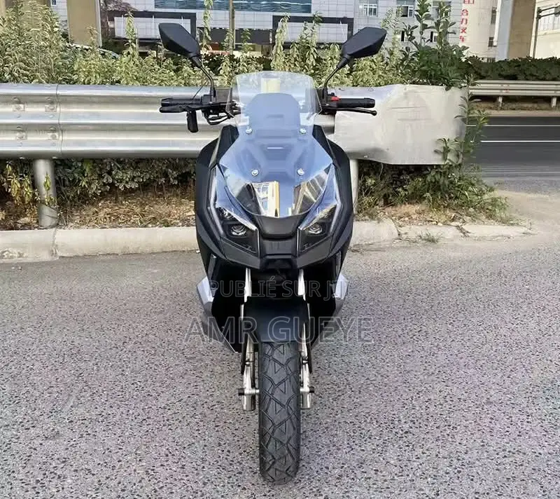 Nouveau Autre 2025 Noir