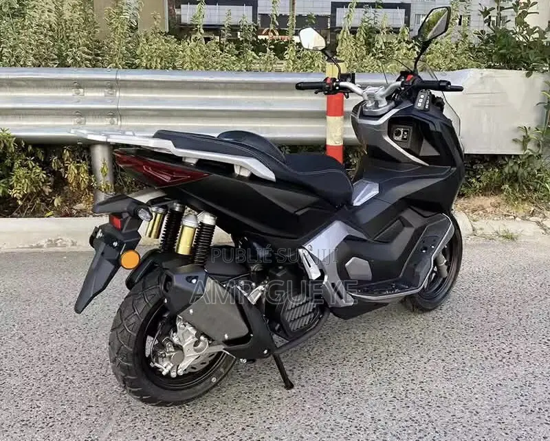 Nouveau Autre 2025 Noir