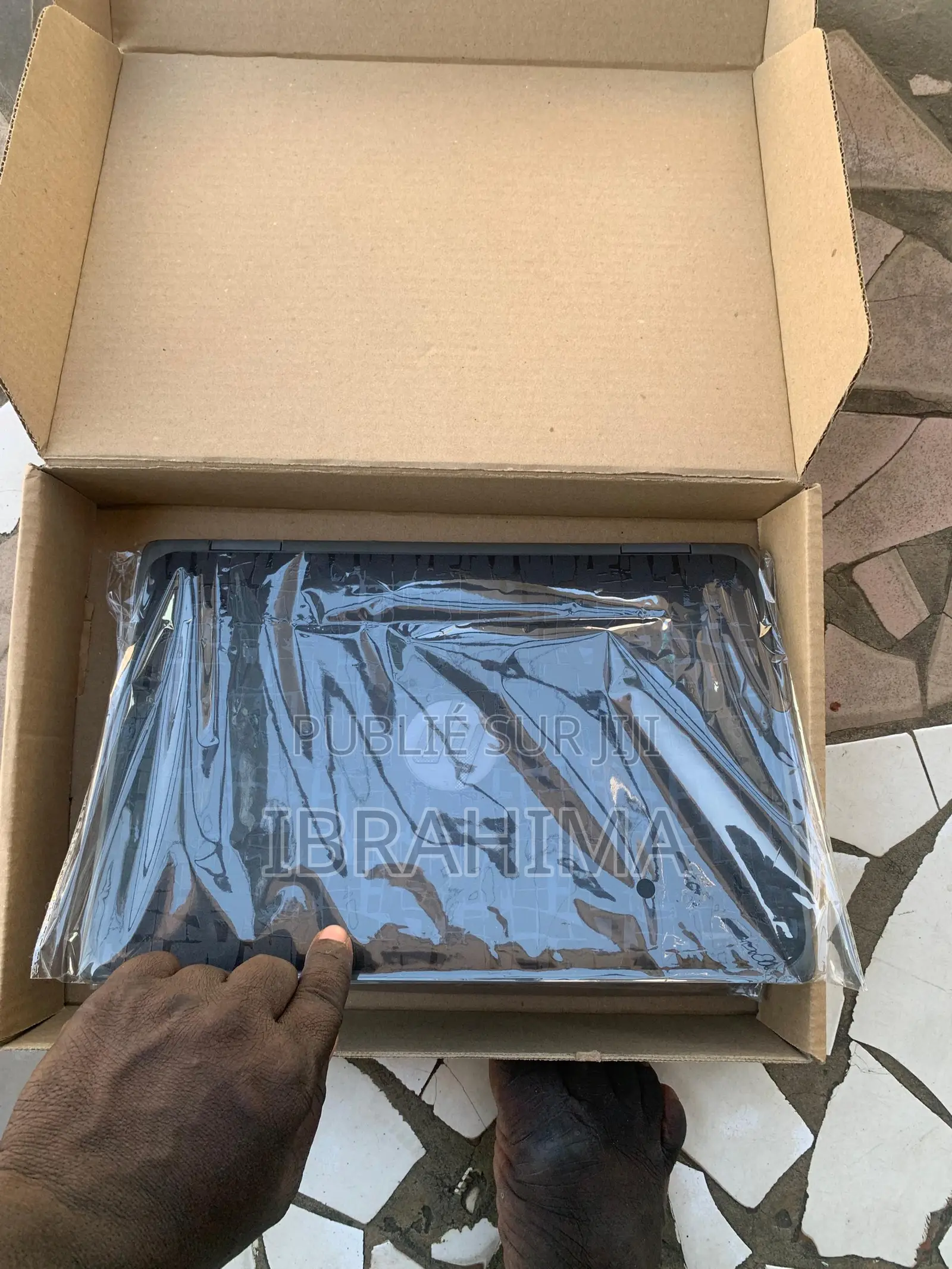 Nouveau Ordinateur portable HP x360 310 G2 8GB Autre SSD 128GB