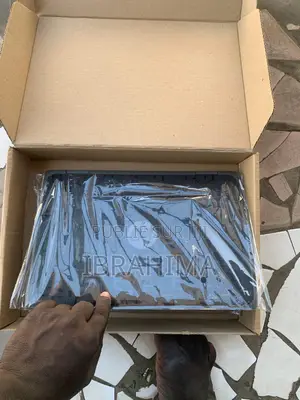 Nouveau Ordinateur portable HP x360 310 G2 8GB Autre SSD 128GB