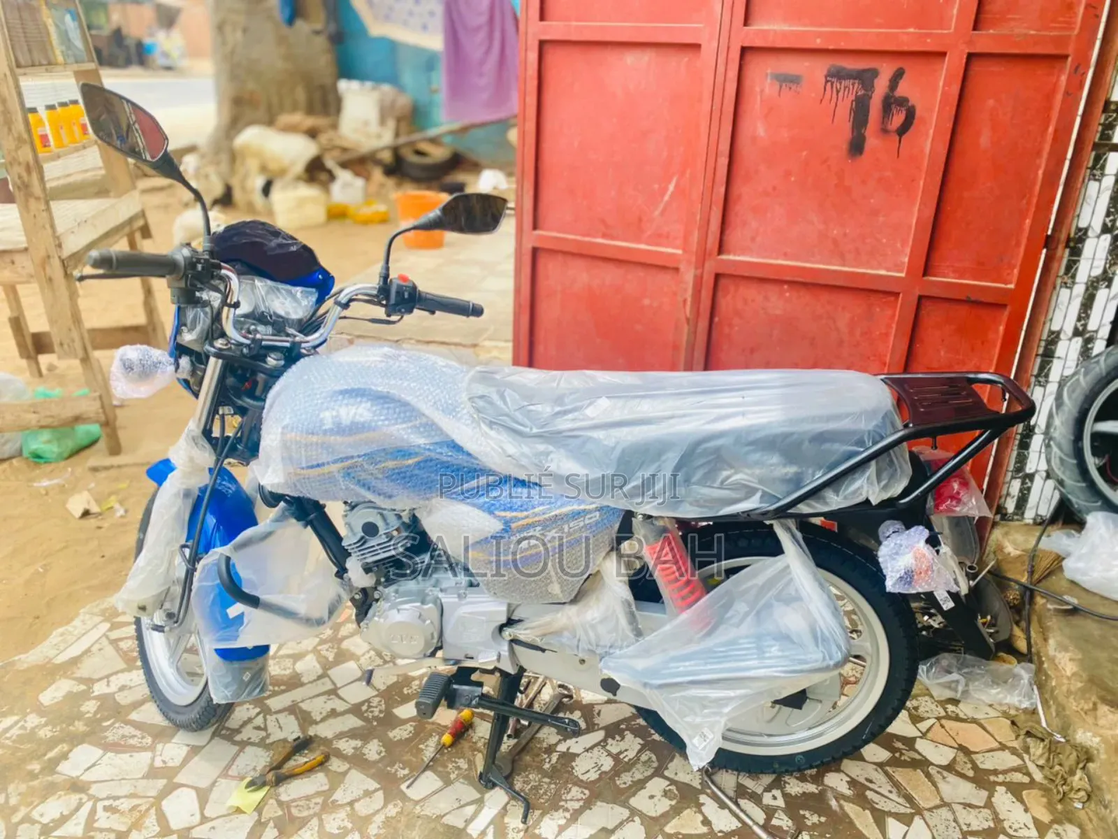 Nouveau TVS HLX 125 2025 Autre