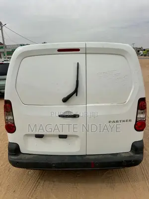 Peugeot Partenaire 2018 Blanc