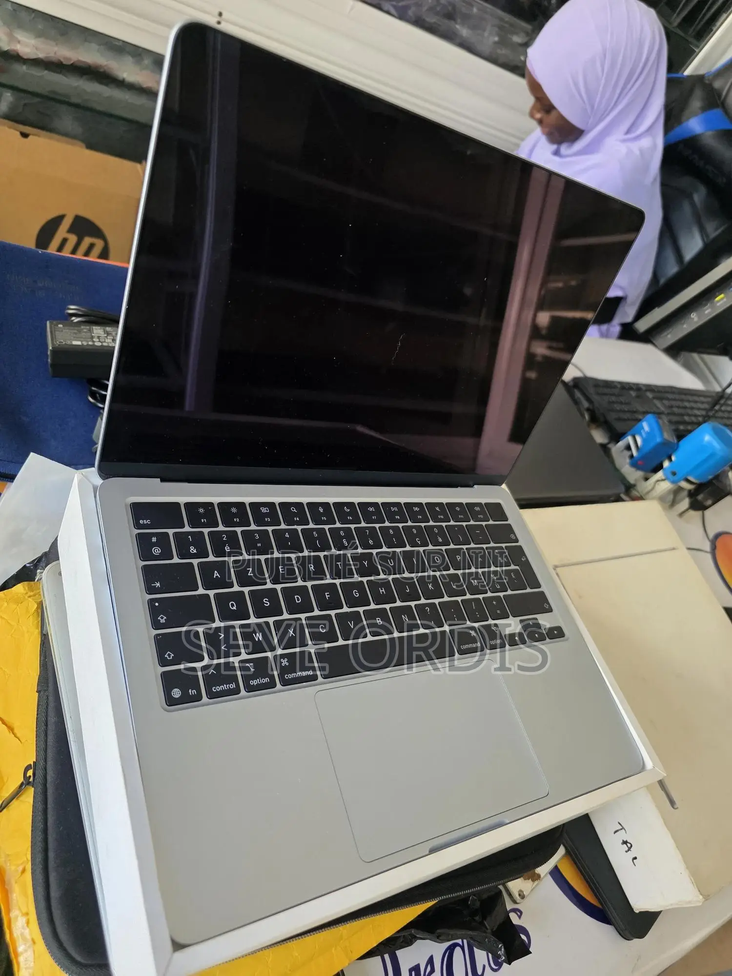 Nouveau Apple MacBook Air 2025 M4 13-inch 16GB Apple M4 SSD 512GB