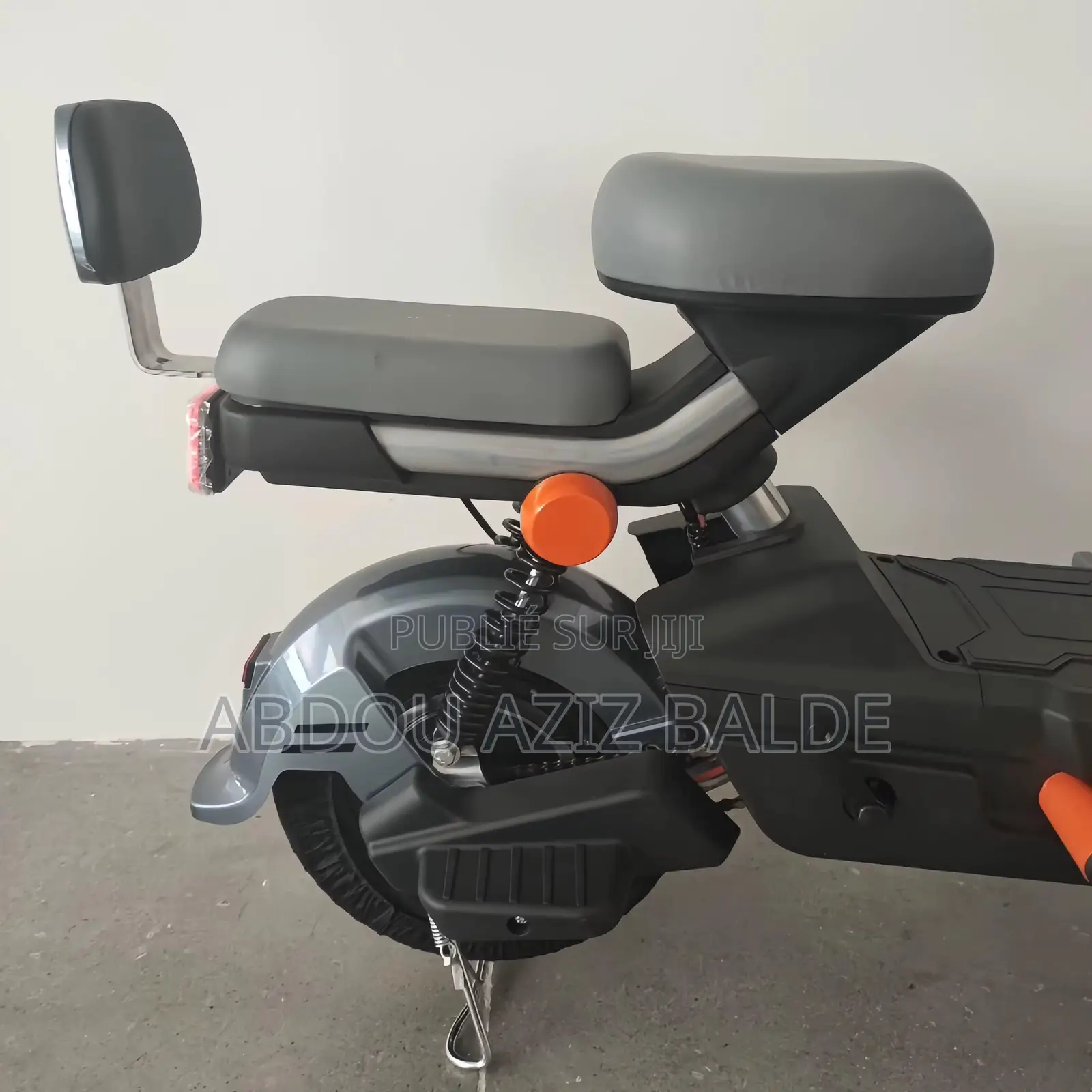 Nouveau Autre 2025 Gris