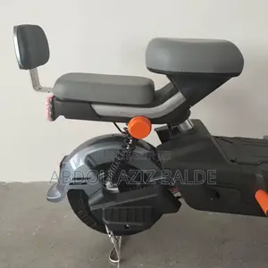Nouveau Autre 2025 Gris