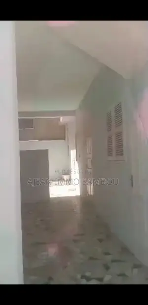 5chbre Maison dans Villa, Yoff à Louer