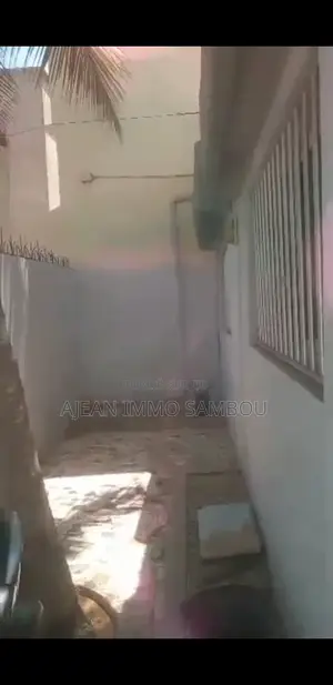 5chbre Maison dans Villa, Yoff à Louer