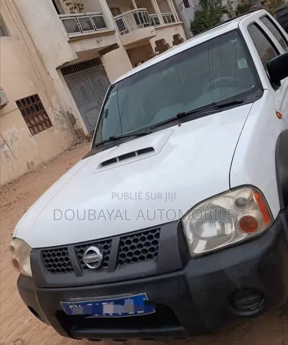 Nissan Hardbody 2019 Blanc