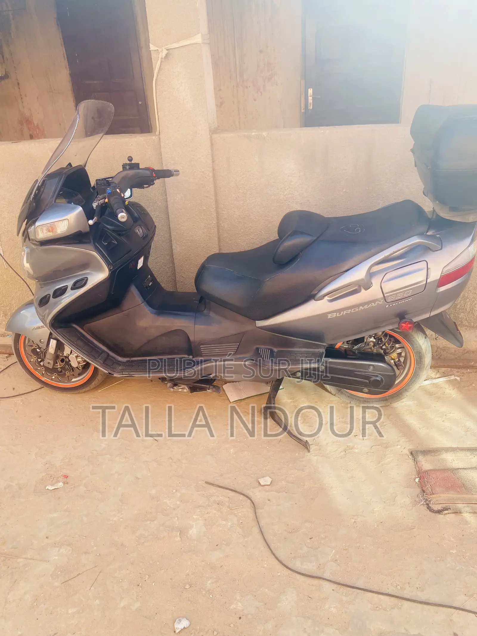 Suzuki Burgman 2015 Gris