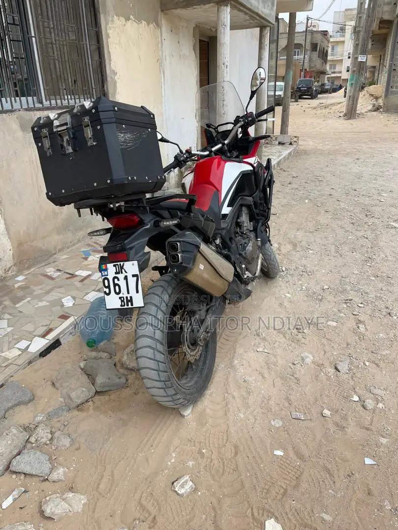 Honda CB 2017 Rouge