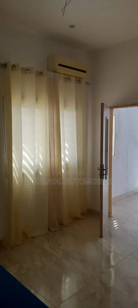 Meublé 3chbre Villa dans Somone, Thiès Sud à Vendre