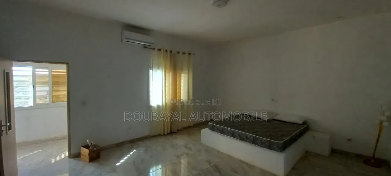Meublé 3chbre Villa dans Somone, Thiès Sud à Vendre