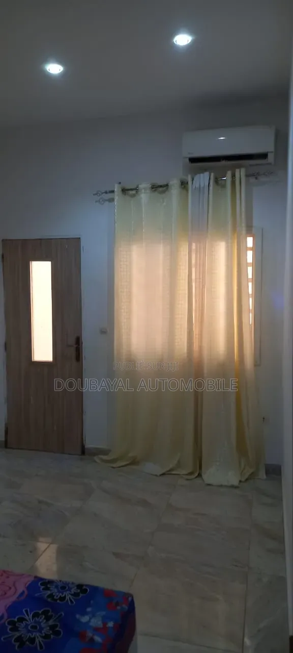 Meublé 3chbre Villa dans Somone, Thiès Sud à Vendre