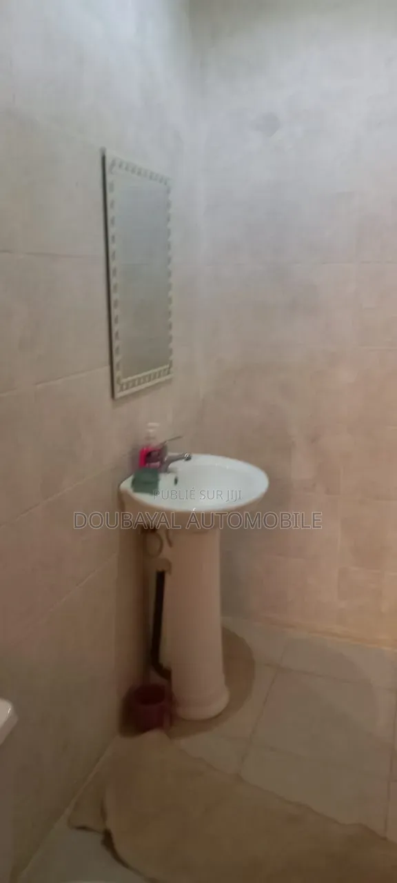 Meublé 3chbre Villa dans Somone, Thiès Sud à Vendre
