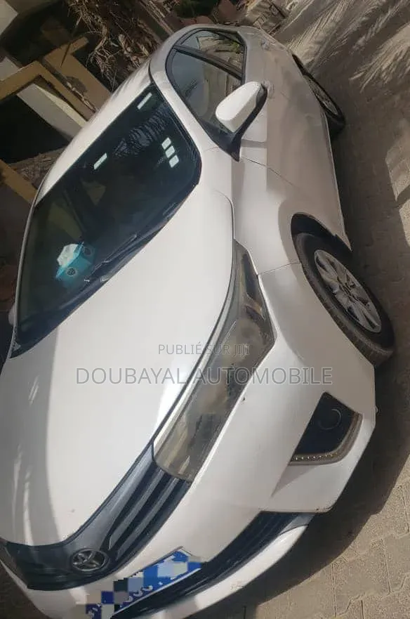 Toyota Corolla 2015 Blanc