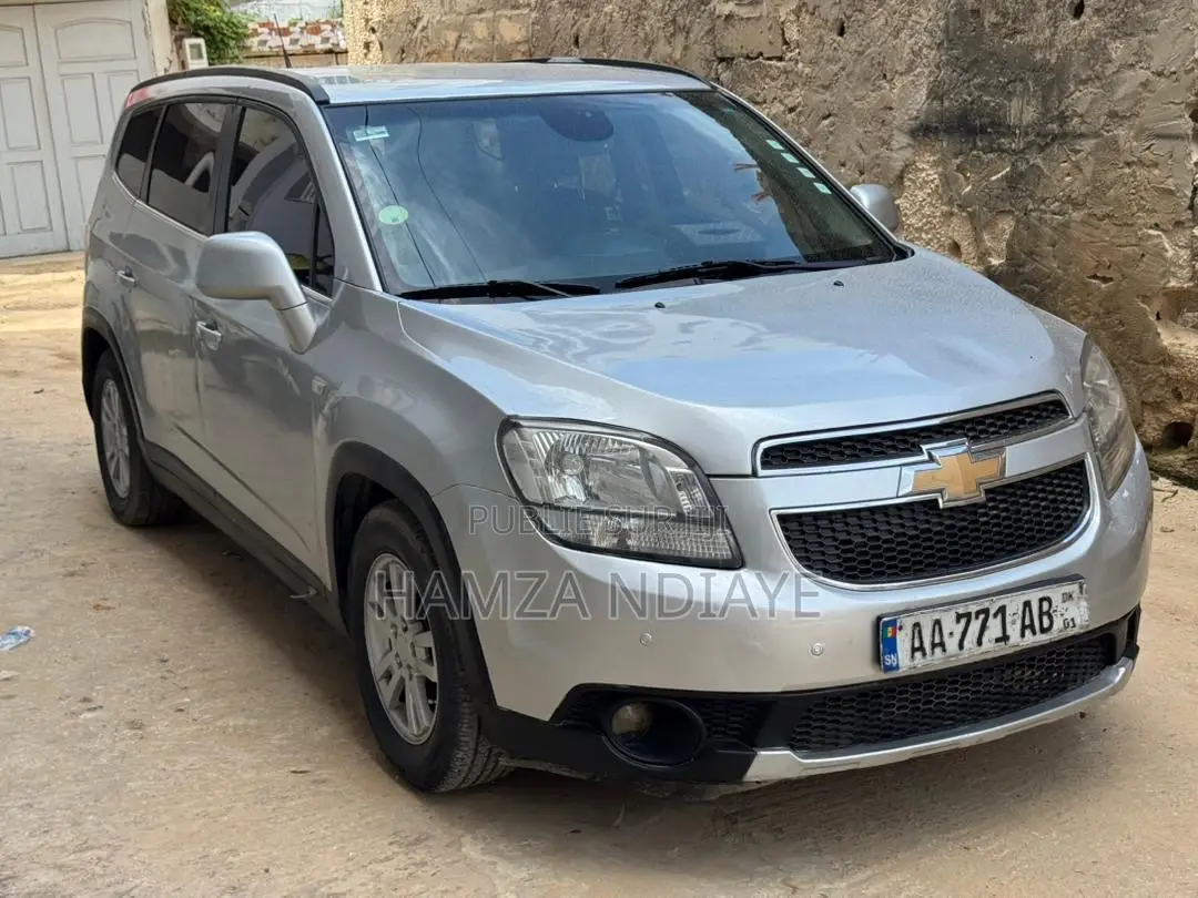 Chevrolet Orlando 2013 Gris