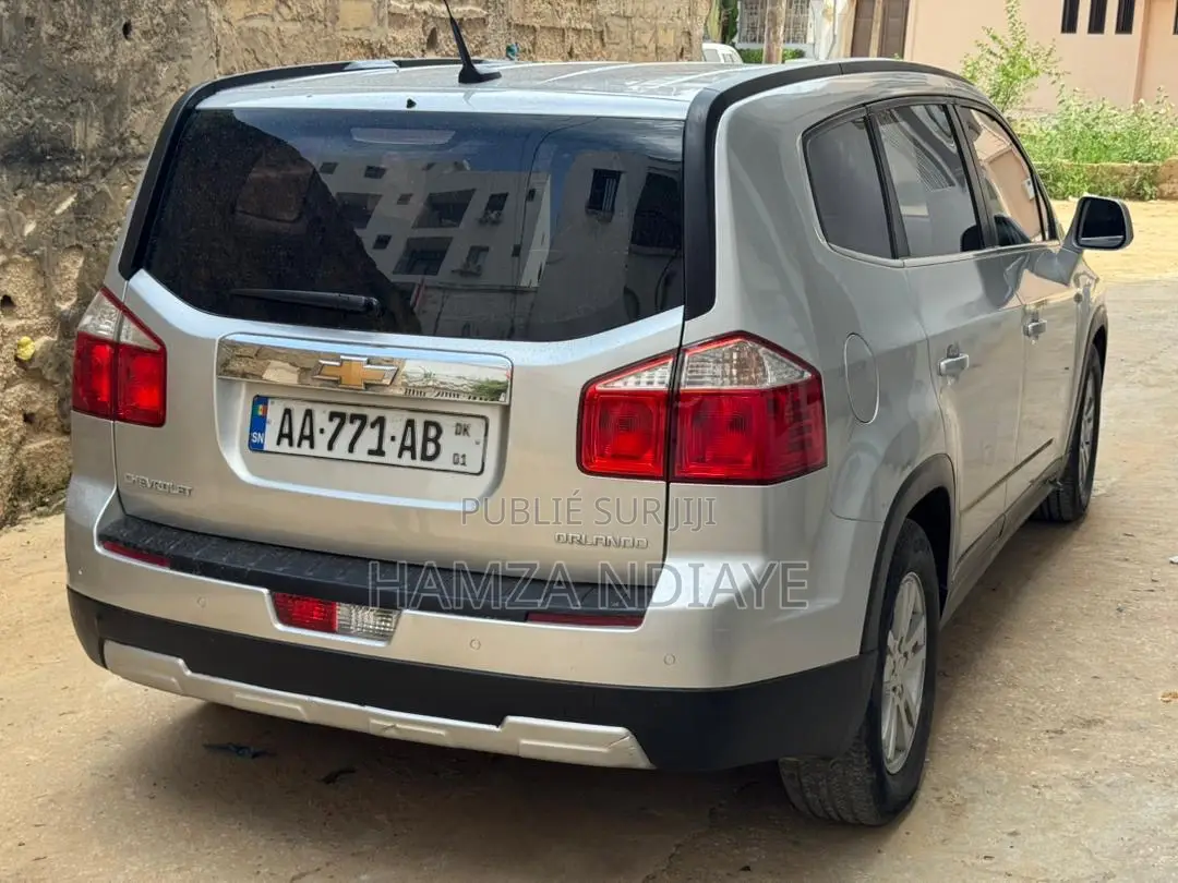 Chevrolet Orlando 2013 Gris