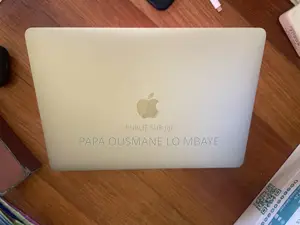 Ordinateur portable Apple MacBook Pro 2017 16GB Intel Core i7 SSD 256GB