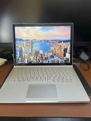 Nouveau Microsoft Surface Book 3 16GB Intel Core i7 SSD 256GB