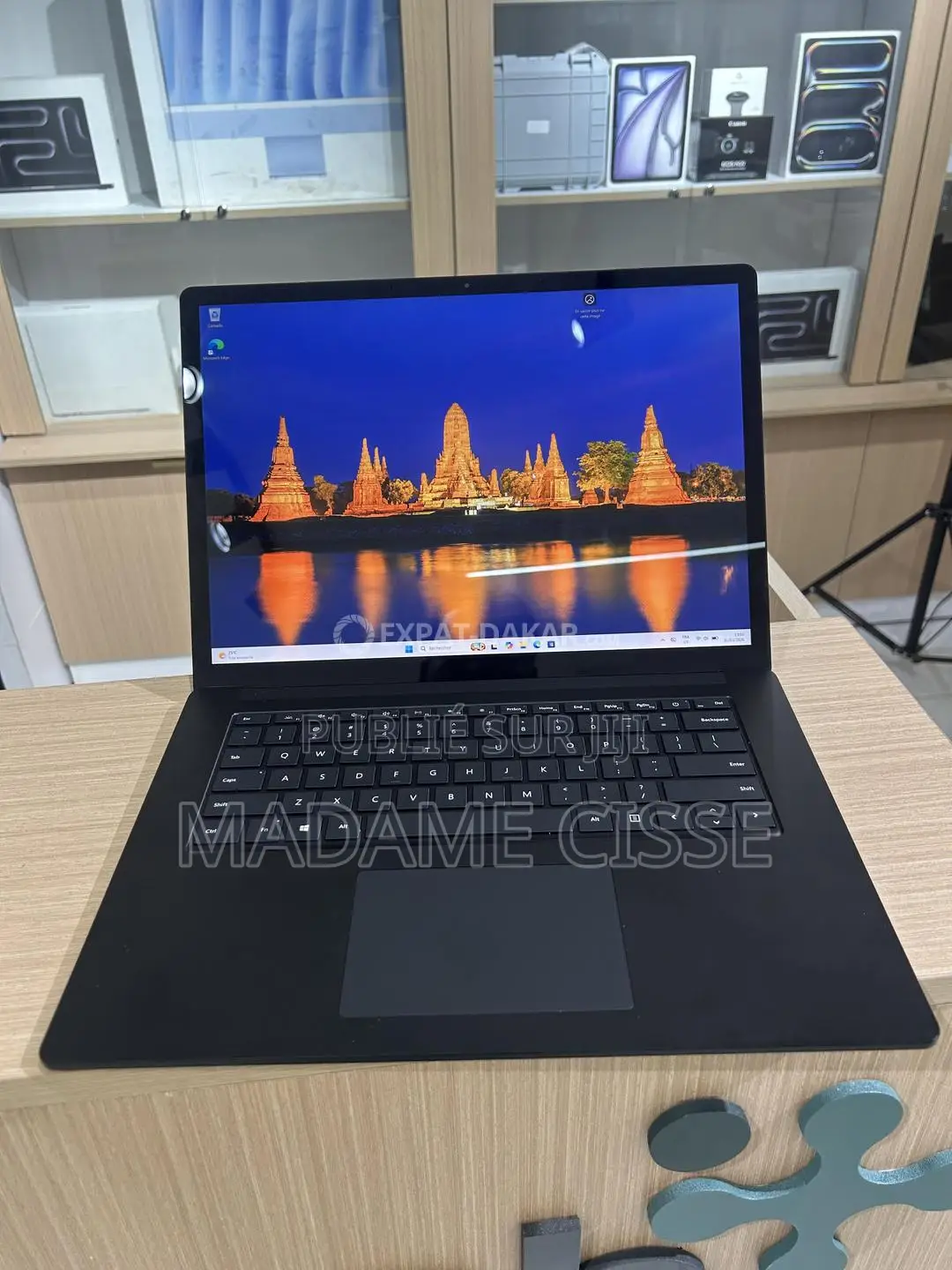 Nouveau Microsoft Surface Pro 7 8GB Intel Core i5 SSD 256GB