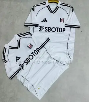 Maillots Fulham Disponible
