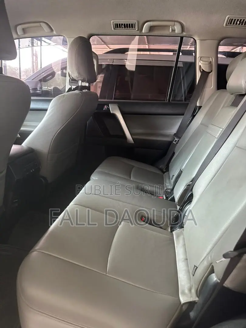 Toyota Land Cruiser Prado 2019 Gris