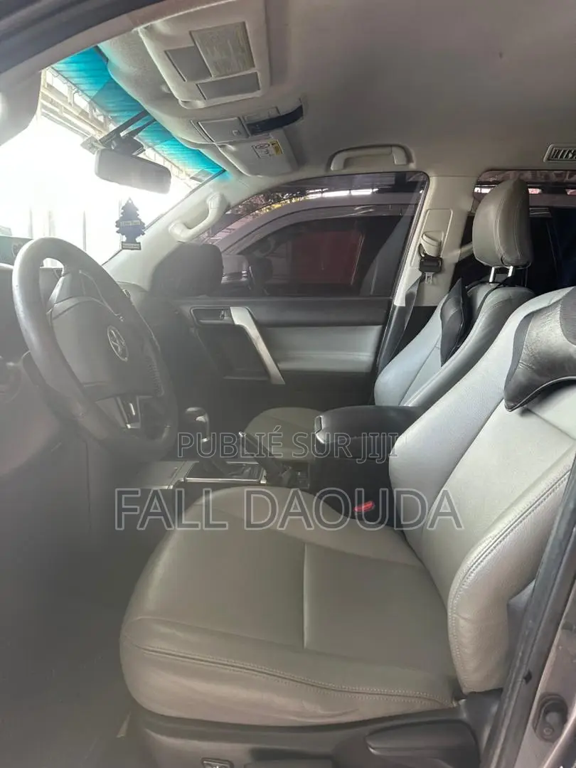 Toyota Land Cruiser Prado 2019 Gris