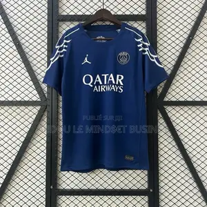 Maillots Paris Saint Germain Disponible