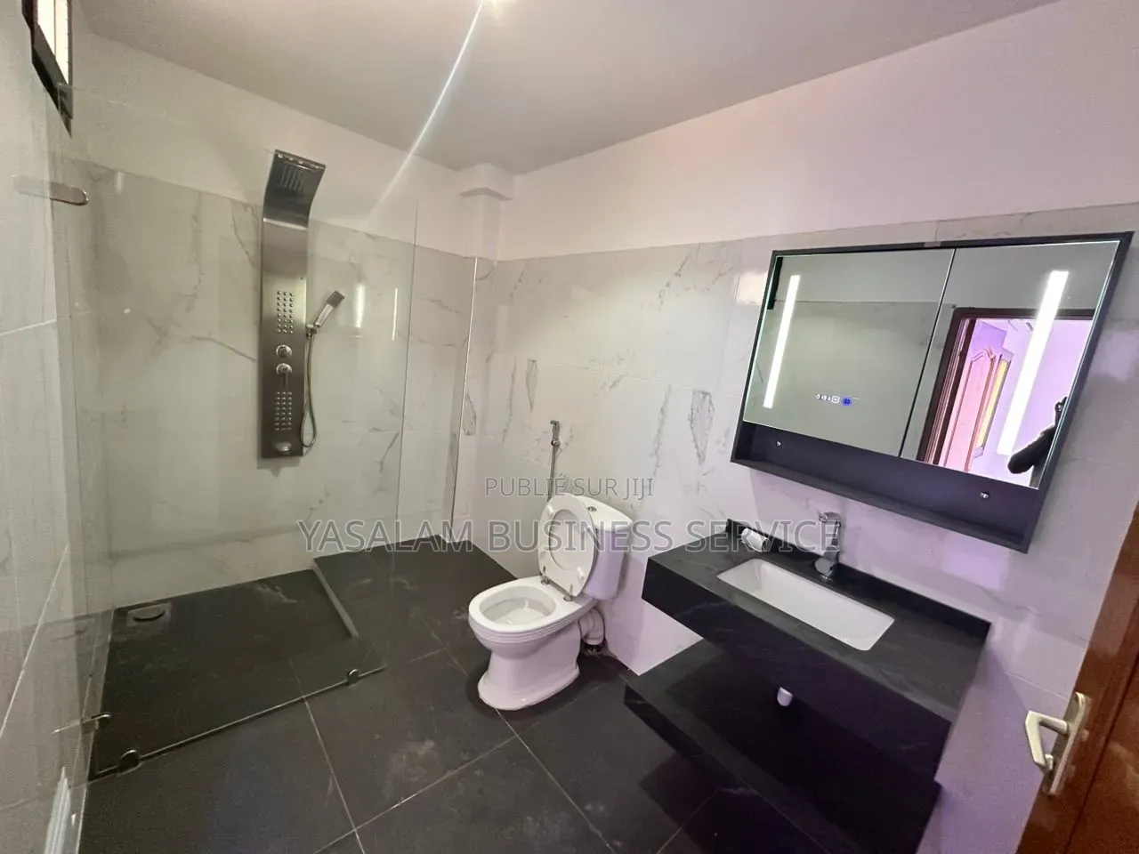 2chbre Appartement dans Yasalam Business, Almadies à Louer
