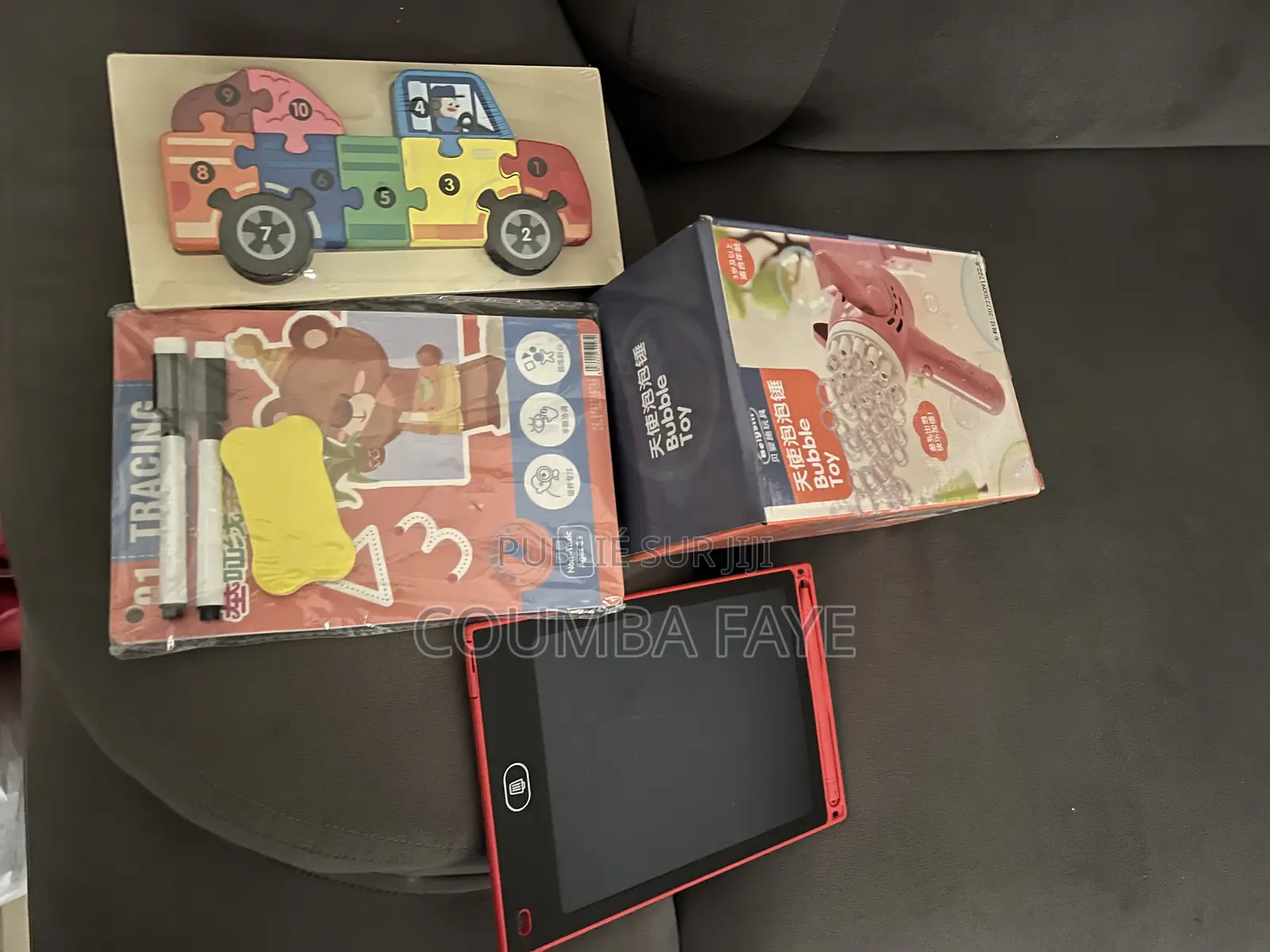 Ardoise Électronique, Puzzle, Pistolet À Bulles Et Cahier Pratique