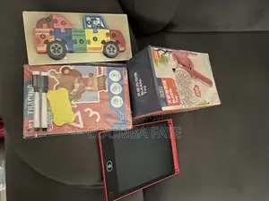 Ardoise Électronique, Puzzle, Pistolet À Bulles Et Cahier Pratique