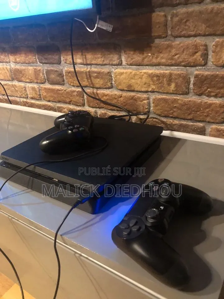 Ps4 Fat Avec 2 Manettes