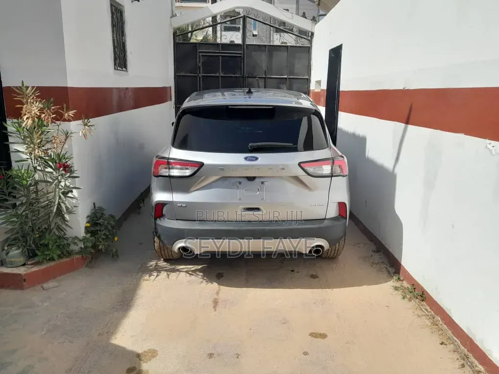 Ford Escape SE 2022 Gris