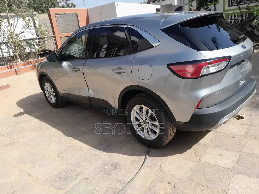 Ford Escape SE 2022 Gris