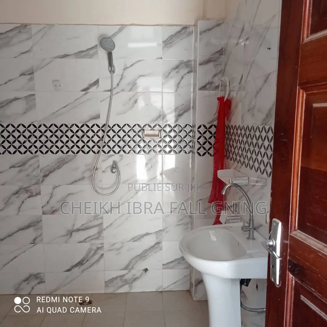 4chbre Maison dans Villa Terrasse, Sangalkam à Vendre